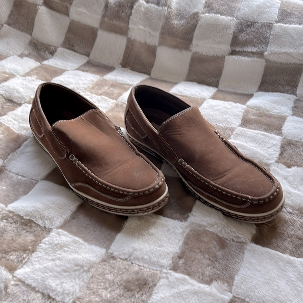 Casual slip on shoes